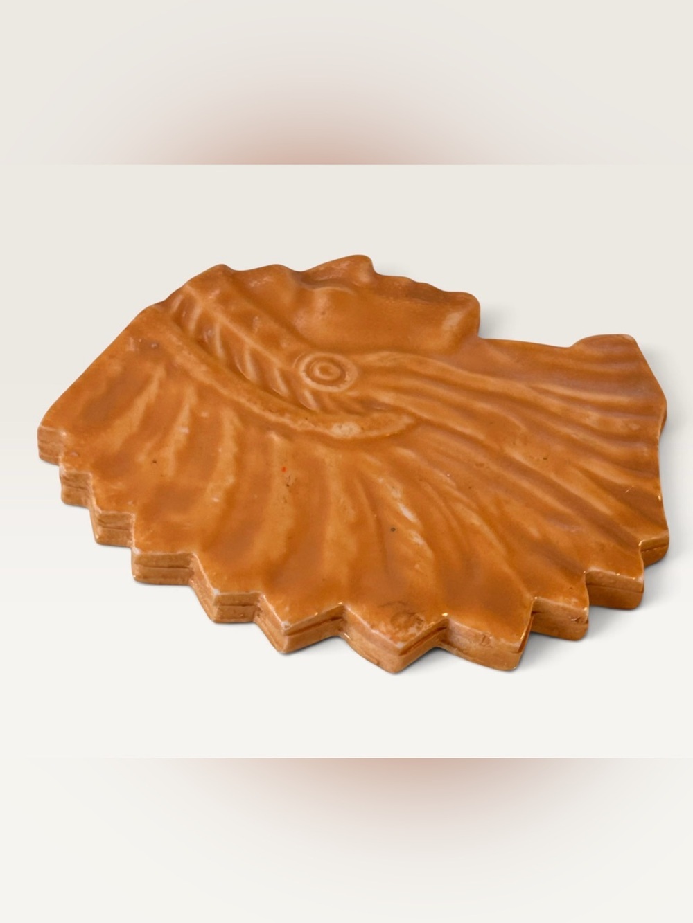 Vintage Ceramic Native American Chief Profile Brooch 1940s–60s, Caramel Glaze - Picture 3 of 4